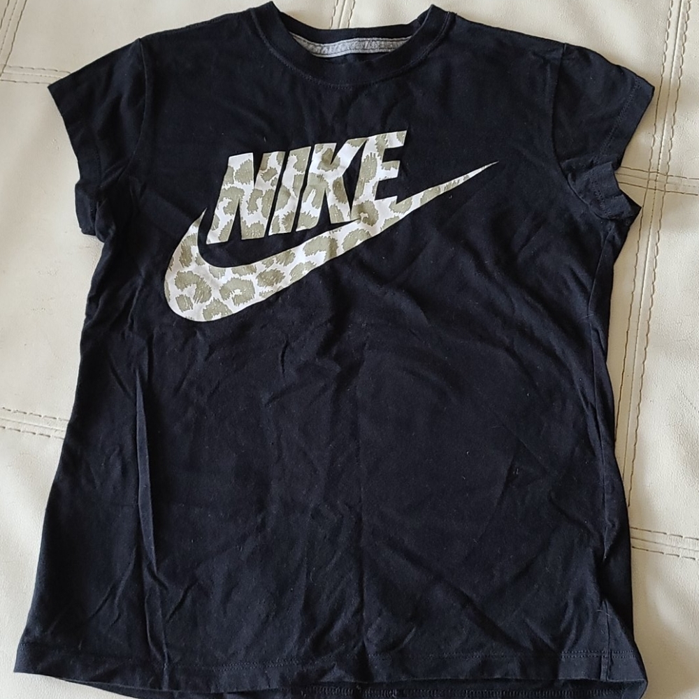 Nike tee